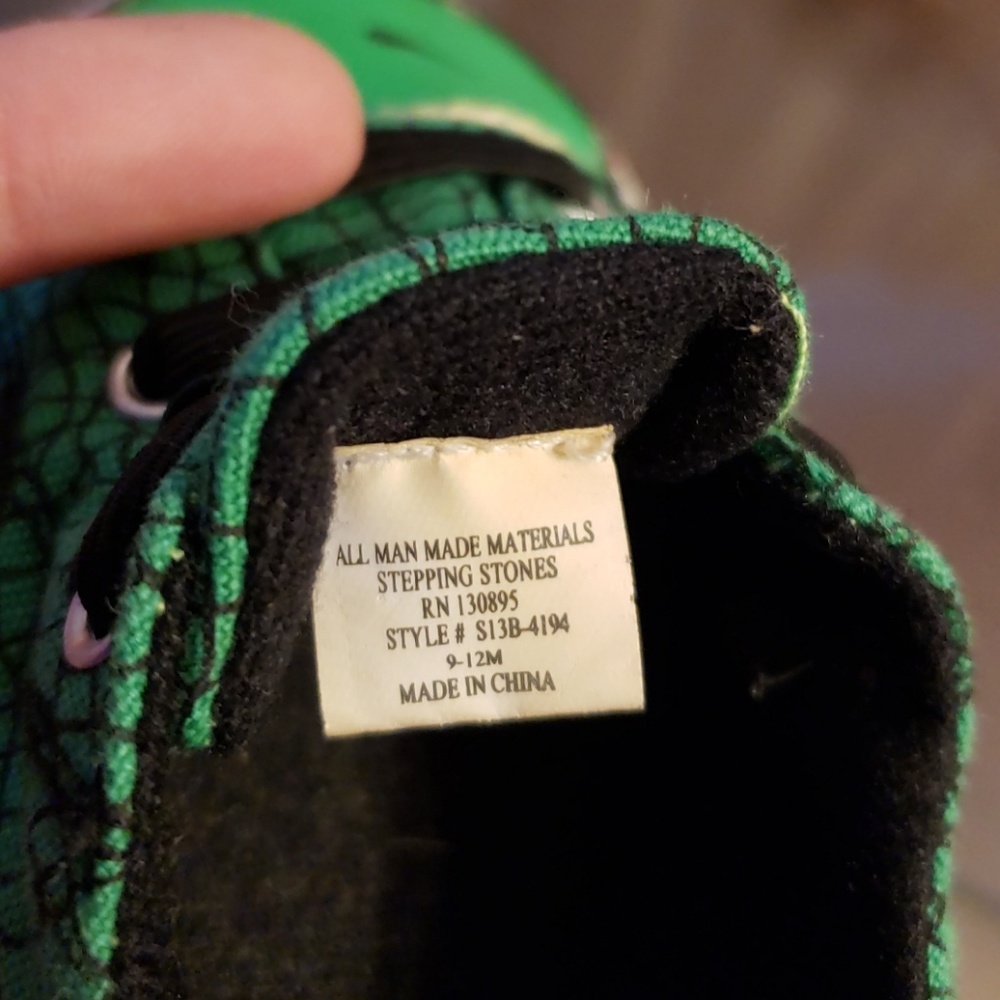 Boys shoes